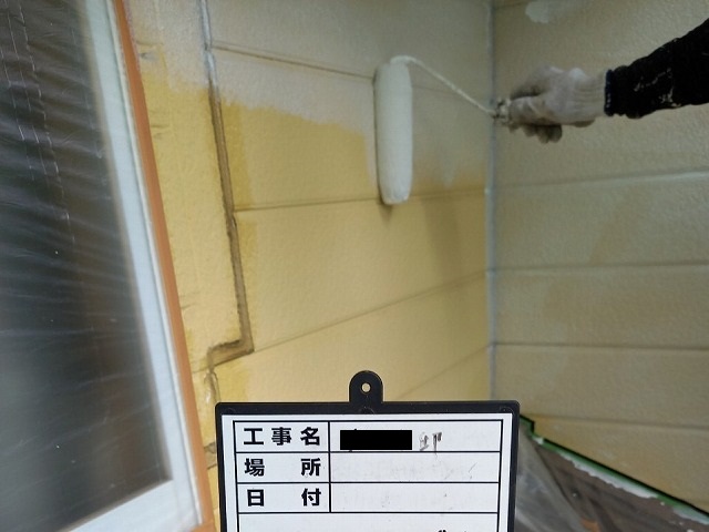 外壁　シーラーの下塗り